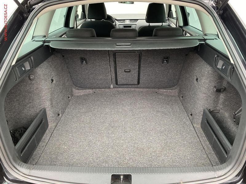 Škoda Octavia (2014) 2.0TDi, ČR, Elegance, bixen - fotka 7 z 18