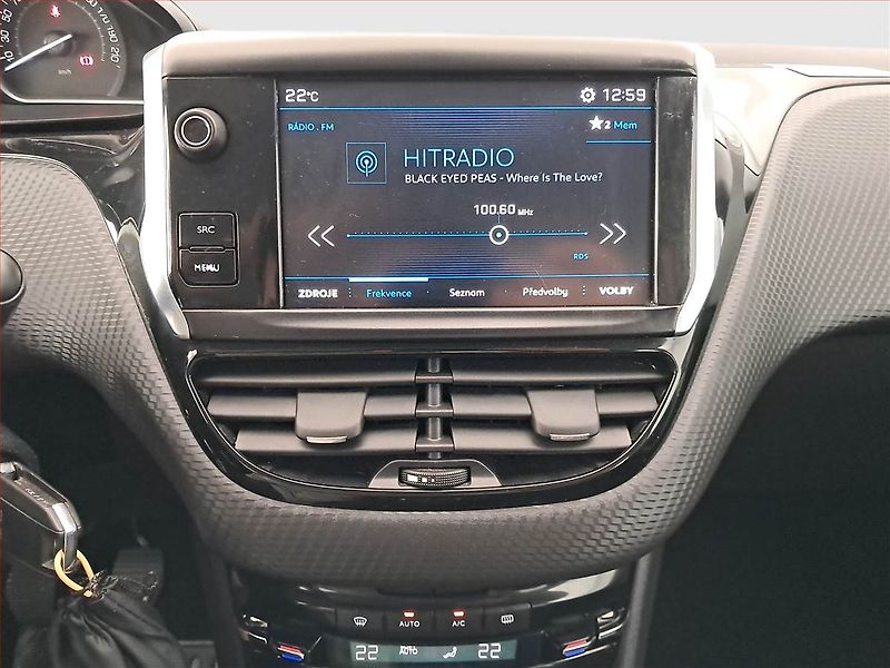 Peugeot 2008 (2018) 1.2 PureTech, Serv.kniha - fotka 12 z 16