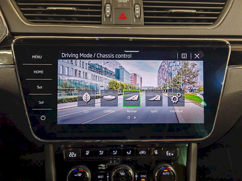 Škoda Superb (2024) iV 1.4 TSI 160 kW DSG L&K - fotka 12 z 31