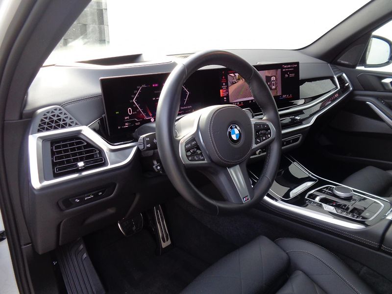 BMW X5 xDrive30d M-Sport - fotka 8 z 28