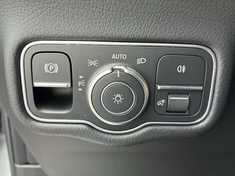 Mercedes-Benz Třídy G G 580 s technologií EQ - fotka 21 z 31