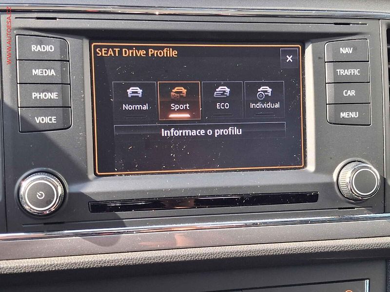 Seat Leon (2014) 1.8 TSi, FR, LED, panor, navi - fotka 17 z 18