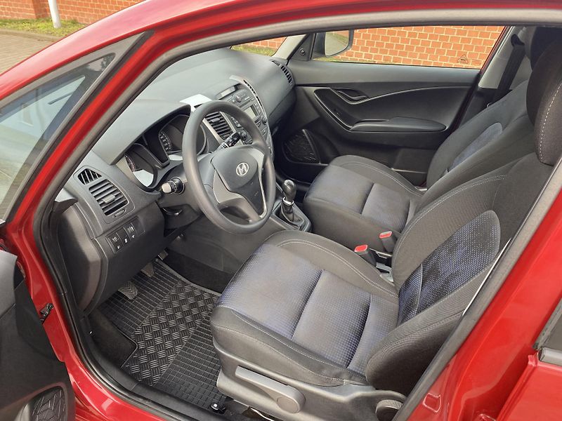 Hyundai ix20 (2011) 1.4i COMFORT,VÝB. STAV!! - fotka 12 z 34