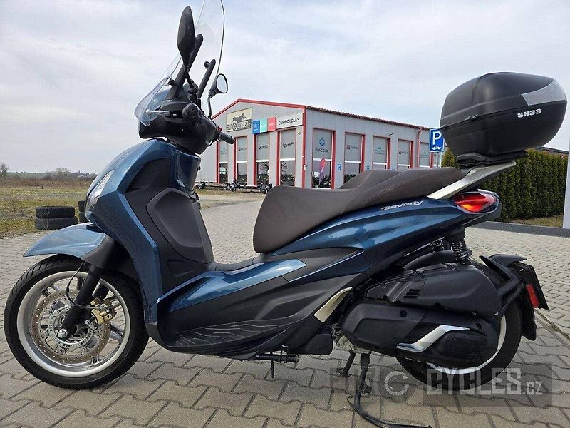 Piaggio Beverly 400 (2022) - fotka 6 z 17