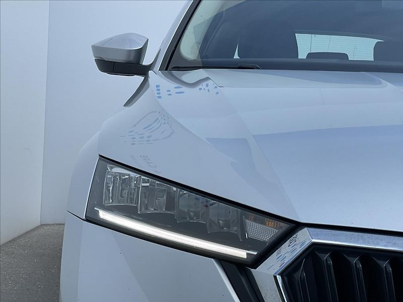 Škoda Octavia 2,0 TDI Combi Ambition Plus - fotka 19 z 21