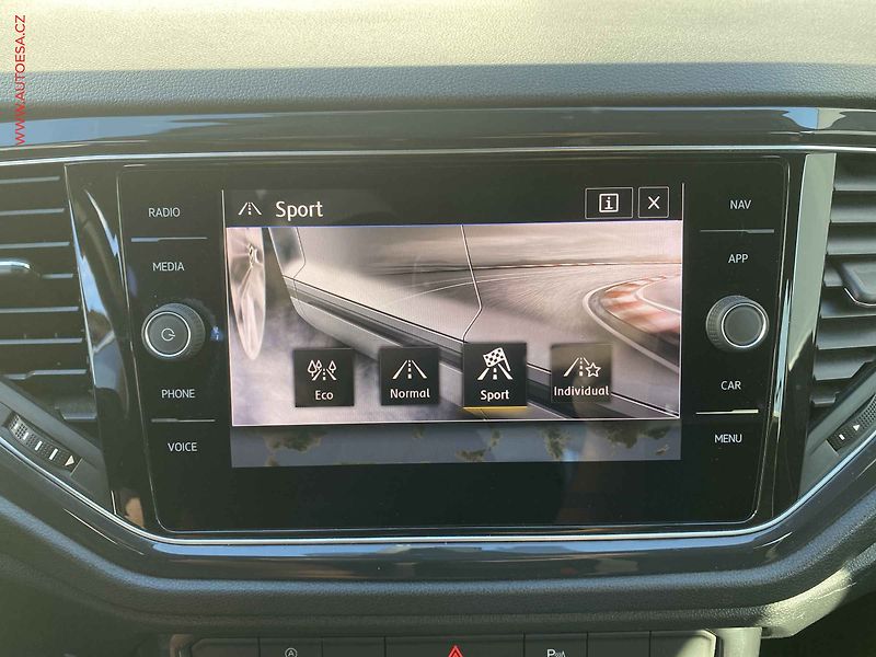 Volkswagen T-Roc (2018) 2.0 TSi 4x4, Highline, DSG - fotka 21 z 22