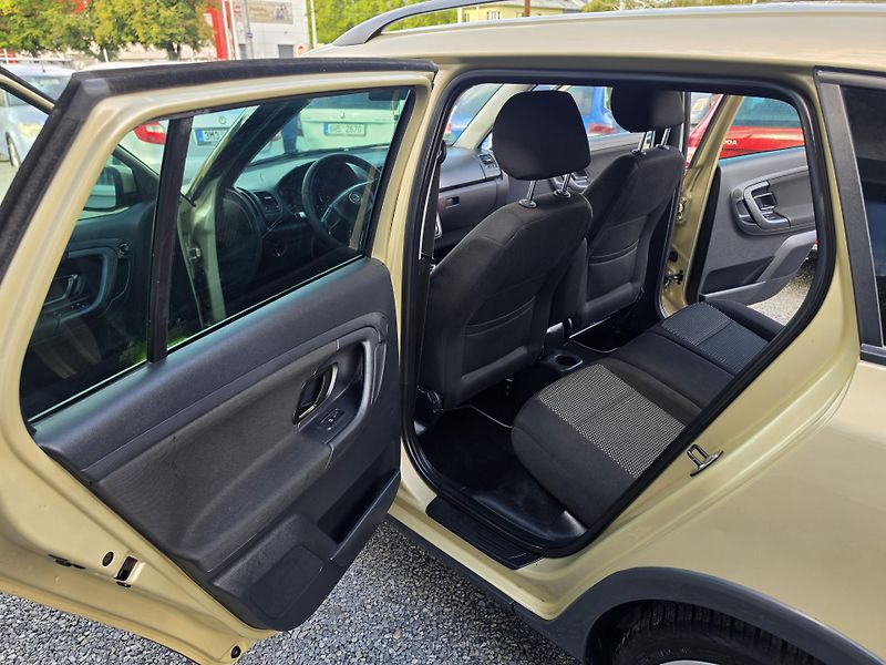 Škoda Fabia 1.2 TSI Scout  - fotka 9 z 25