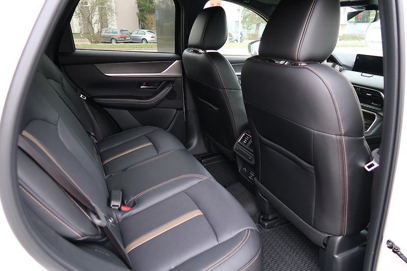 Mazda CX-60 (2025) 2.5L PHEV 327AT AWDHomura Plus - fotka 18 z 34