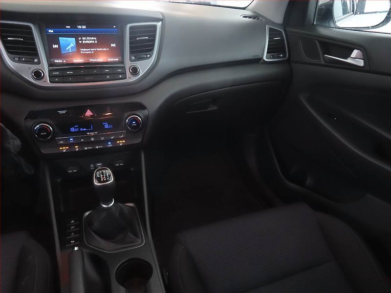 Hyundai Tucson (2017) 1.7 CRDi, Kůže, Navi, Tempomat - fotka 8 z 17
