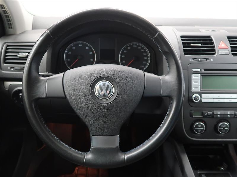 Volkswagen Golf 1,4 i Tour JEN 83500 KM! - fotka 17 z 33