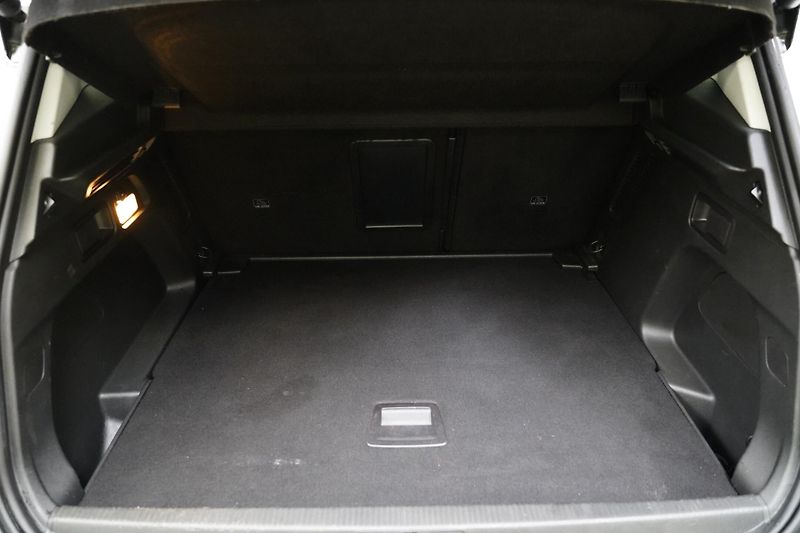 Opel Grandland X - fotka 28 z 29