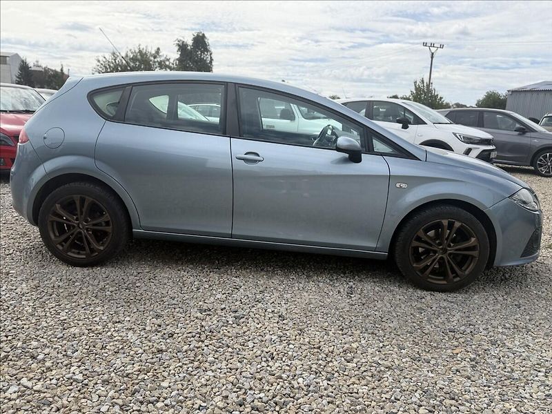 Seat Leon 2,0 TDI FR NOVÉ ROZVODY - fotka 4 z 20