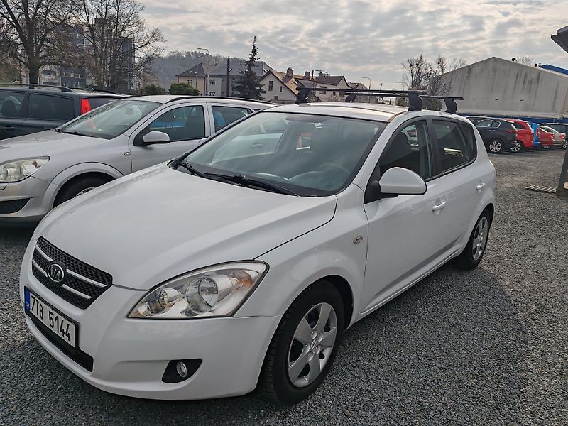 Kia Ceed 1.4 - fotka 2 z 26