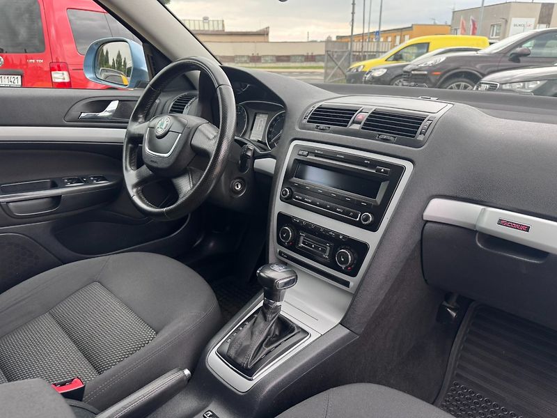 Škoda Octavia (2011) SCOUT 4X4 2,0 TDI 103 AUTOMAT - fotka 32 z 50