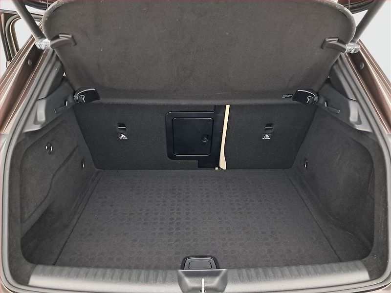 Mercedes-Benz GLA (2015) 200 CDI, 4X4, Automat, ČR - fotka 14 z 21