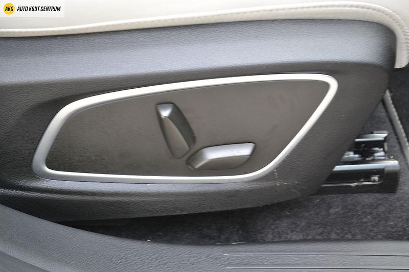 Renault Espace VI ICONIC E-TECH FULL HYBRID 2 - fotka 16 z 71