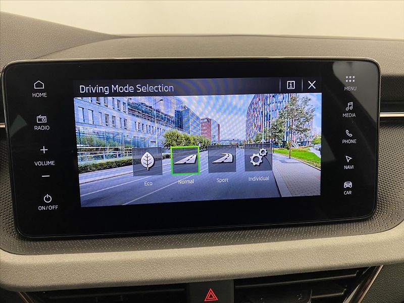 Škoda Scala 1,0 TSI 85kW Top Selection - fotka 12 z 30