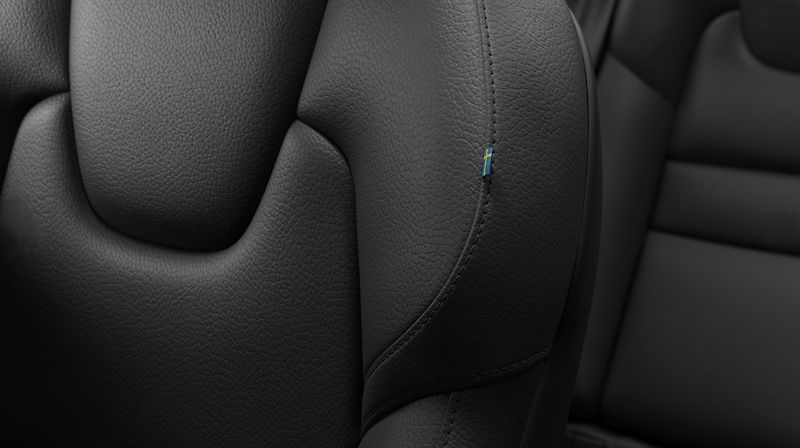 Volvo V60 (2026) B4 PLUS DARK AUT - fotka 3 z 16