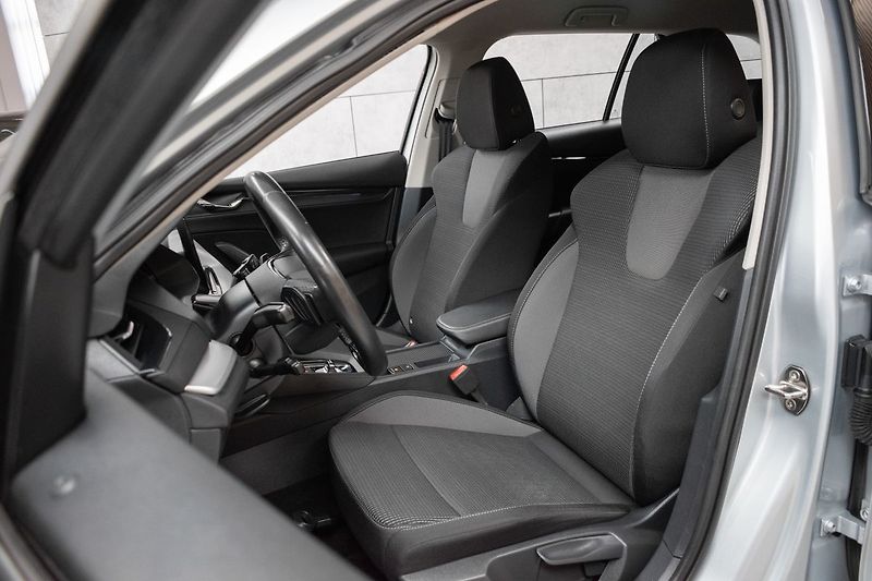 Škoda Octavia 2.0 TDI DSG*ACC*BLIS*CARPLAY* - fotka 10 z 37