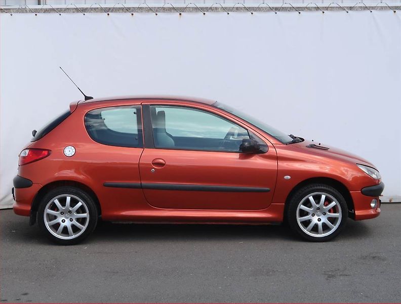 Peugeot 206 (2000) 2.0 16V, nová STK, Tažné - fotka 6 z 16