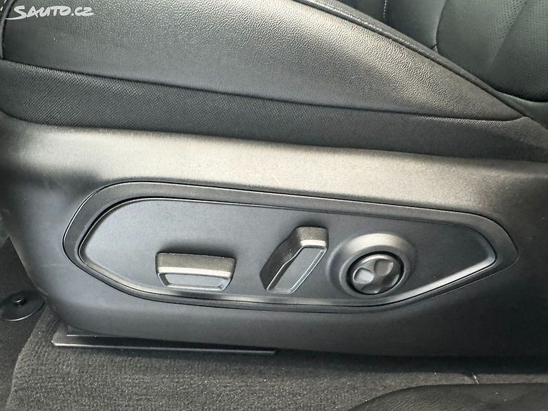 Jeep Grand Cherokee (2026) 2.0 4xe PHEV Limited - fotka 21 z 34