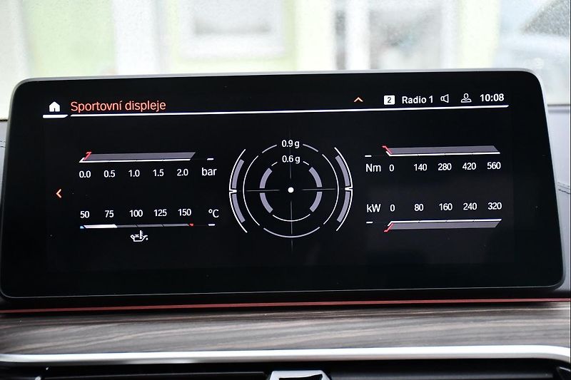 BMW Řada 5 540i xD LUXURY HUD LASER TAŽNÉ - fotka 33 z 46