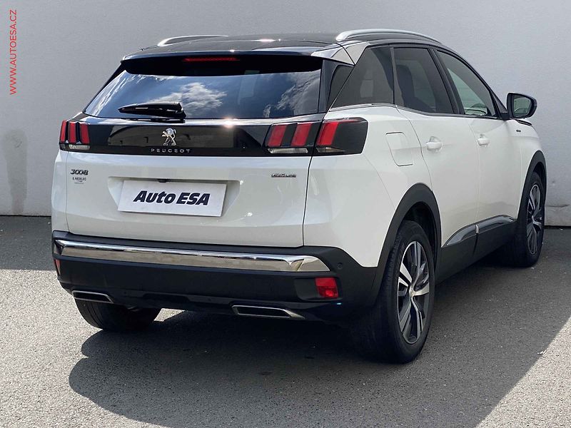 Peugeot 3008 (2018) 1.2 PT, GT Line, LED, kamera - fotka 4 z 19