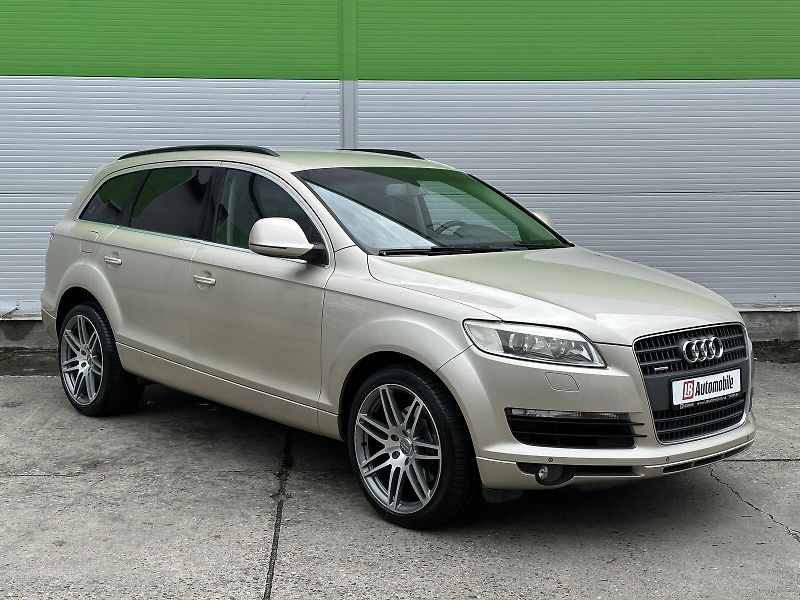 Audi Q7 3.0TDi V6 4x4 Tiptronic 233PS - fotka 3 z 48