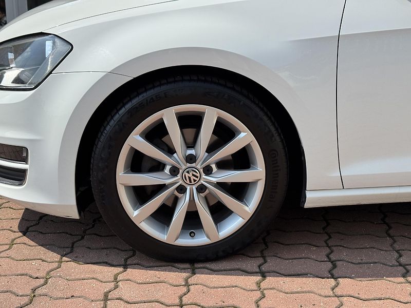 Volkswagen Golf (2014) 1.4TSI 103kW Highline - fotka 8 z 24