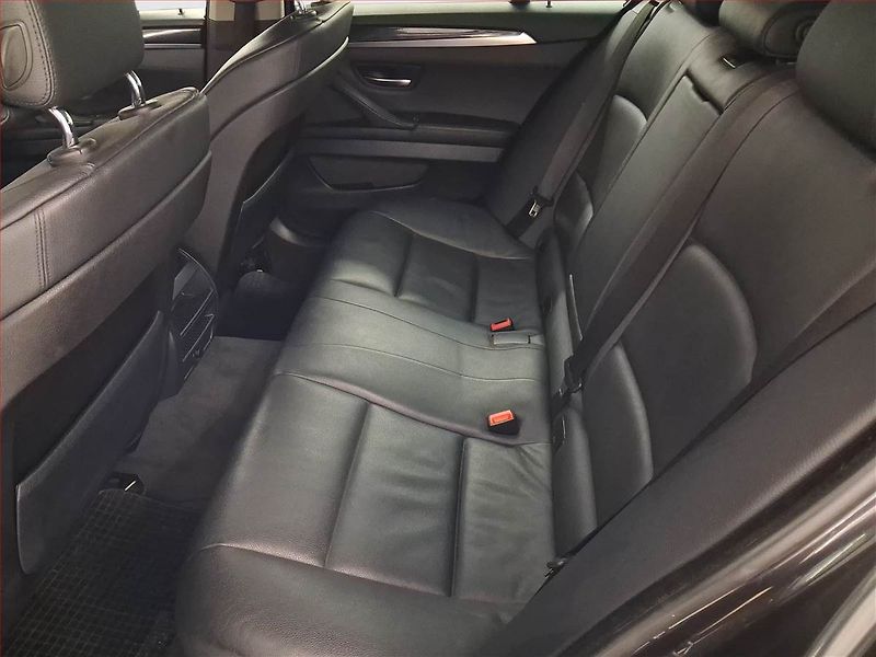 BMW Řada 5 (2011) 525d, Navi, Xenony, Tempomat - fotka 10 z 21