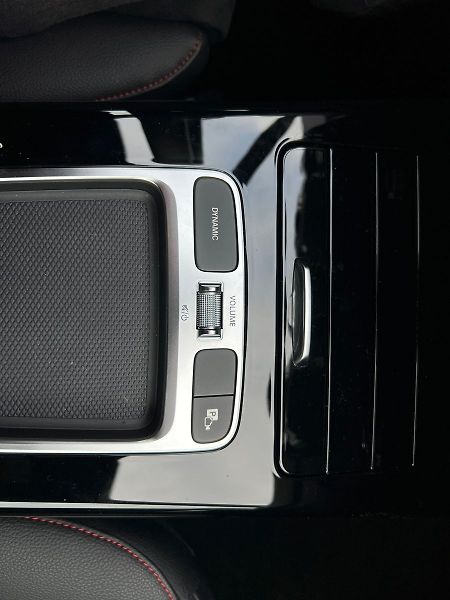 Mercedes-Benz Třídy A A 200d AMG line - fotka 27 z 29