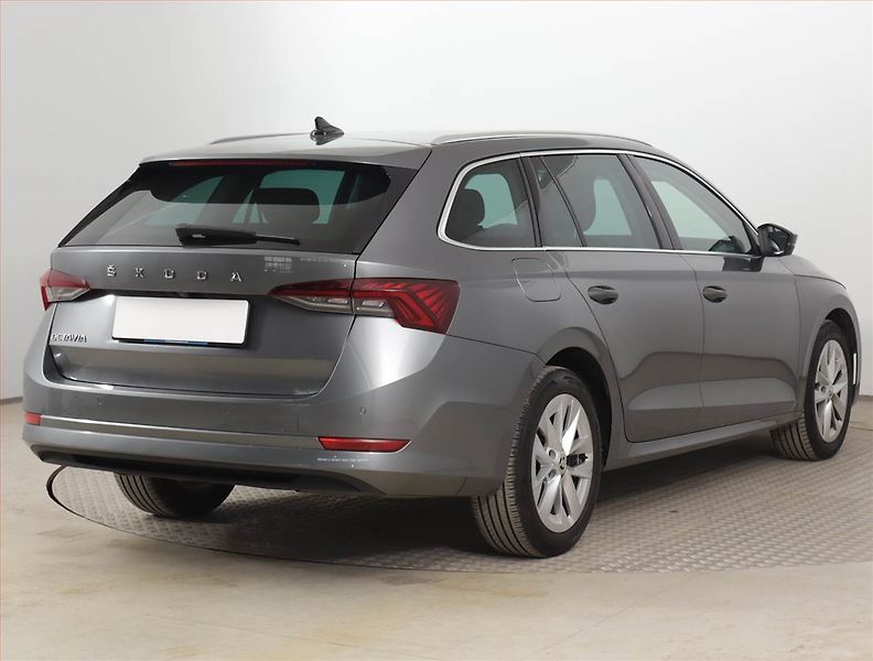 Škoda Octavia (2022) Style 2.0 TDI, Automat, ČR - fotka 5 z 22