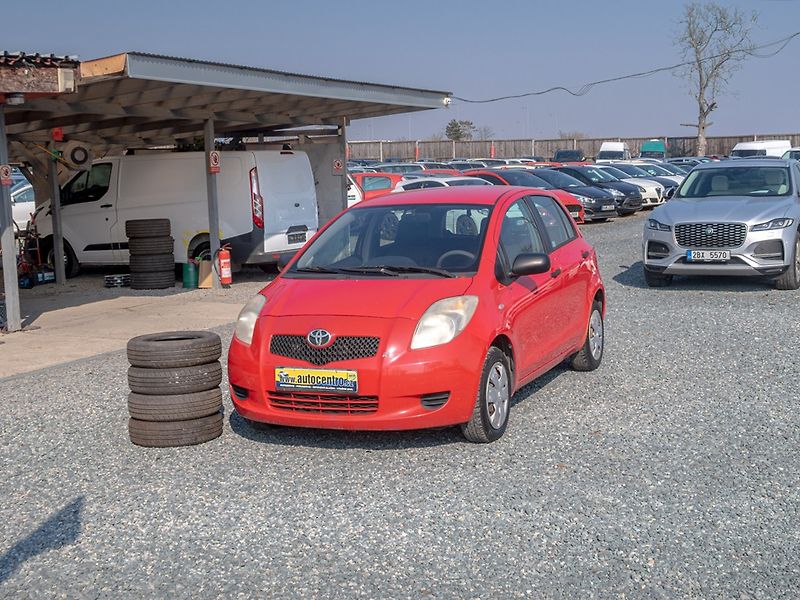 Toyota Yaris (2008) ČR 1.0i 51KW AC – 2x PNEU - fotka 1 z 34
