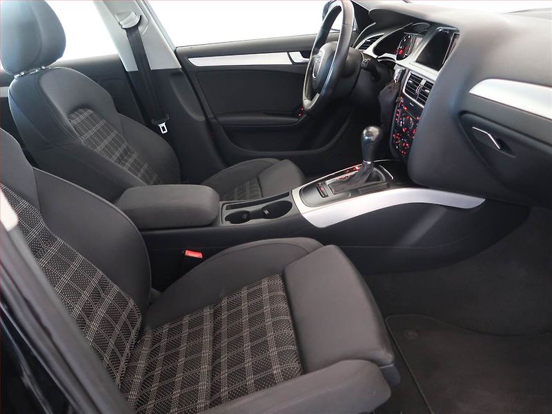 Audi A4 (2010) 2.0 TDI, Automat, Serv.kniha - fotka 9 z 15