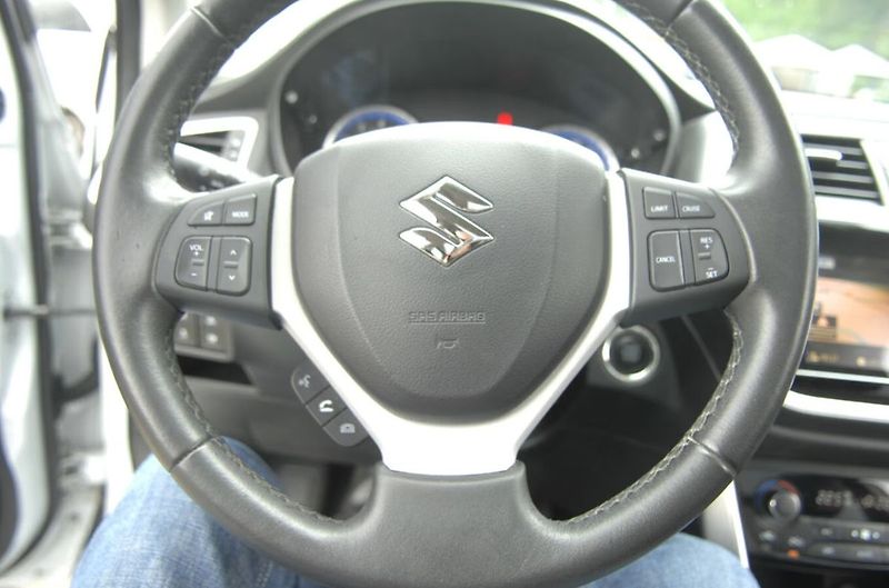 Suzuki SX4 S-Cross Comfort+ 4x4 Navigace Panorama - fotka 15 z 15