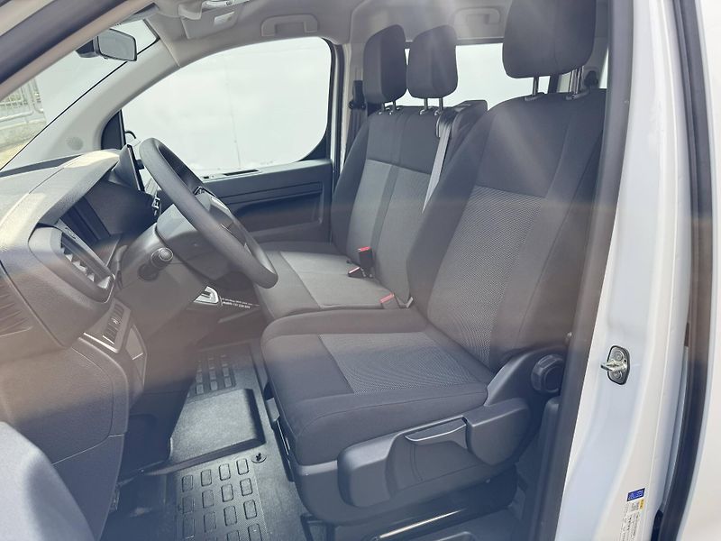 Peugeot Traveller (2025) Combi Long 2.2 BlueHDi S&S EAT - fotka 7 z 11