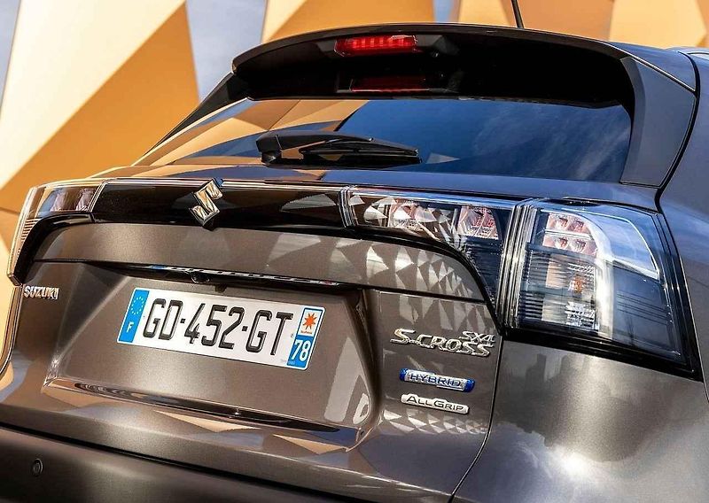 Suzuki S-Cross je rodinné SUV.