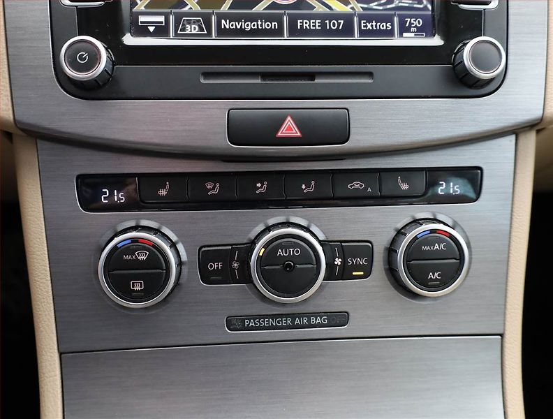 Volkswagen Passat (2013) 2.0 TDI, Automat, ČR,1.maj - fotka 12 z 17