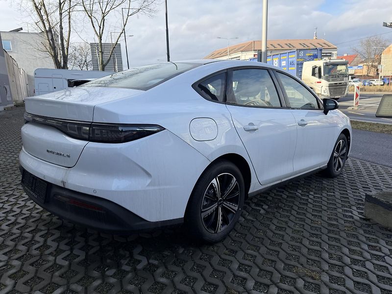 BYD Seal 5 DM-i (2025) Comfort Super Hybrid - fotka 5 z 11