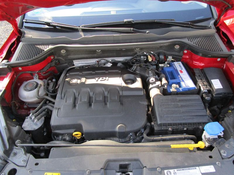 Škoda Karoq 1,6TDI-85KW-DSG-NOVÁ STK - fotka 29 z 30