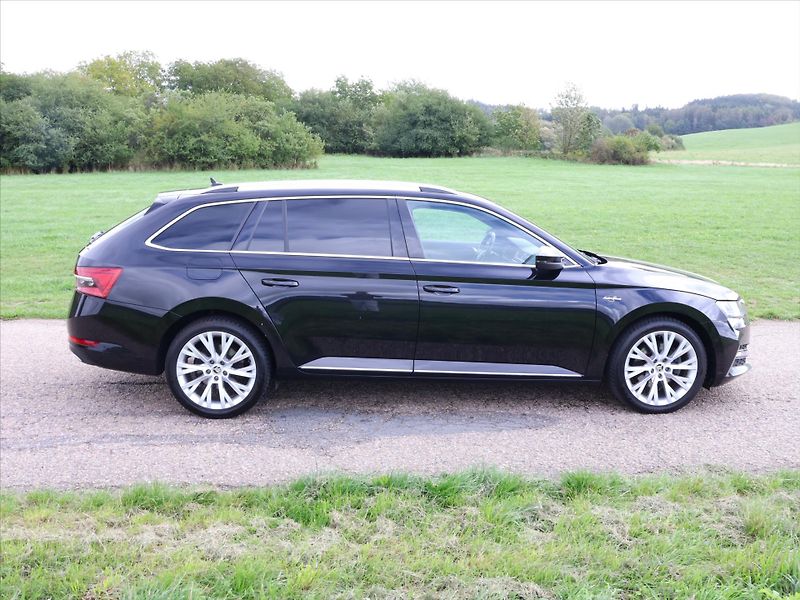 Škoda Superb 2,0 TDI DSG L&K DPH CZ - fotka 8 z 34