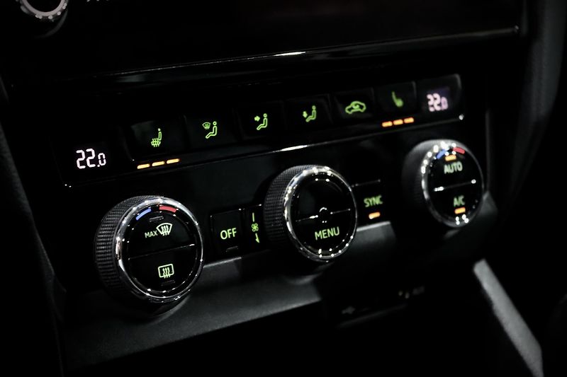 Škoda Octavia (2017) 3 FL Combi 1.4 TSI 110 kW  - fotka 28 z 34