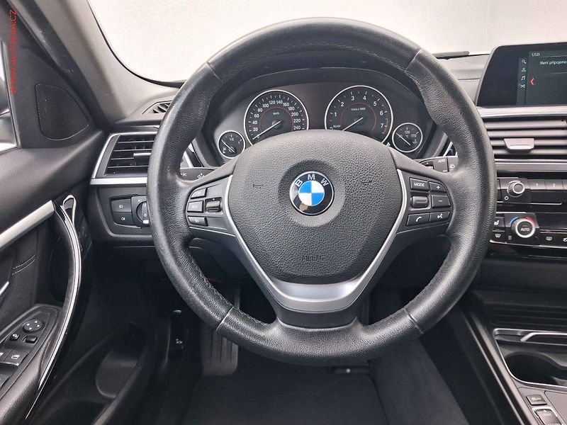 BMW Řada 3 (2018) 1.5T 318i, Sport Line, AT - fotka 11 z 22