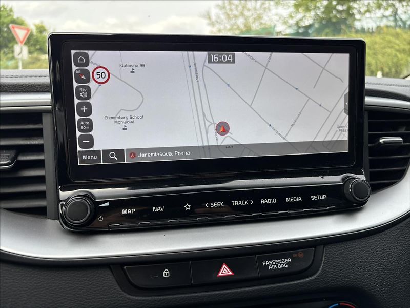 Kia Ceed 1,5 TGDi AT TOP ZÁRUKA ADAPTIV - fotka 18 z 45