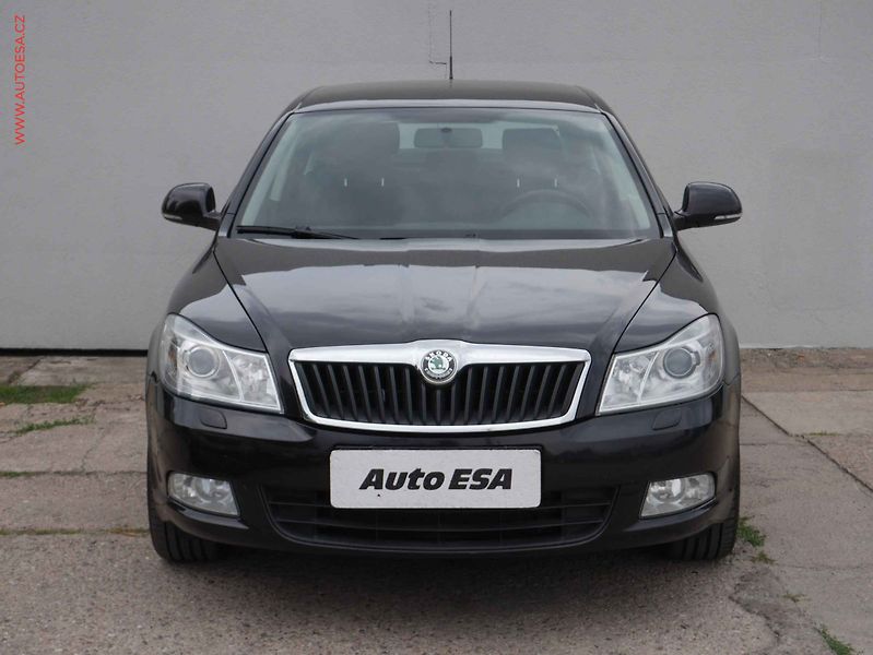 Škoda Octavia (2009) 2.0 TDi, ČR, servis.kniha - fotka 2 z 18