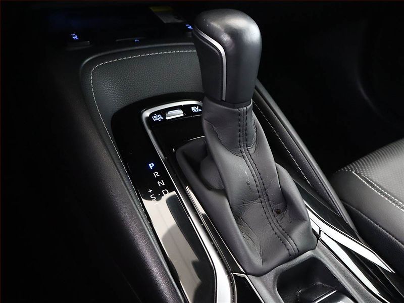 Toyota Corolla (2019) 2.0 Hybrid - fotka 11 z 21