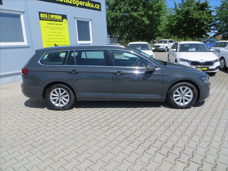 Volkswagen Passat 1,5 TSI 110kW Business ČR - fotka 9 z 23