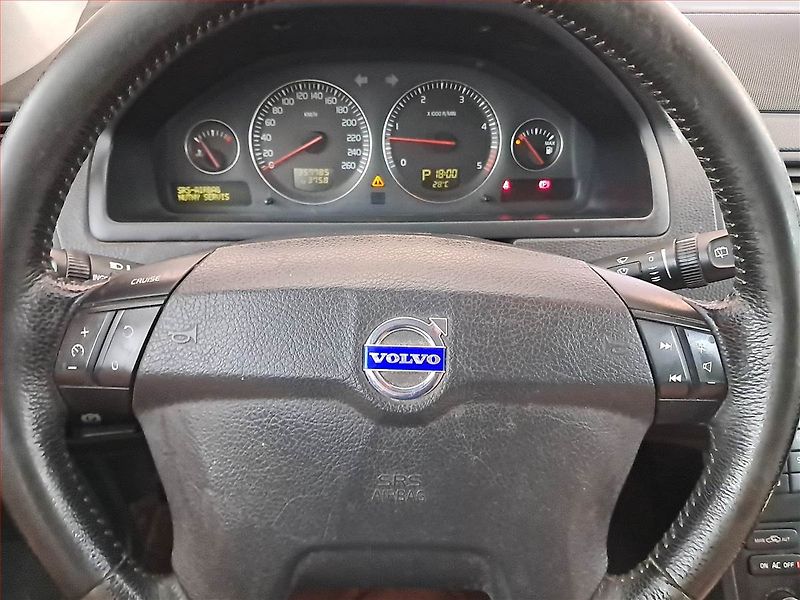 Volvo XC90 (2004) D5, 4X4, Automat, nová STK - fotka 18 z 18