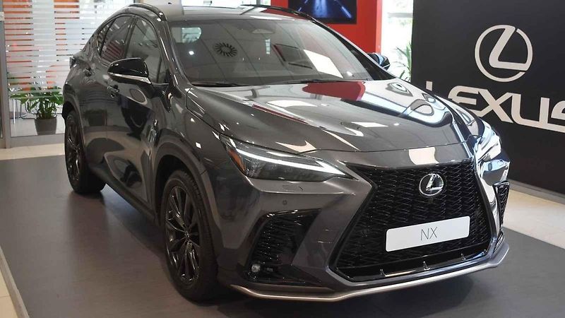 Lexus NX během testovací jízdy
