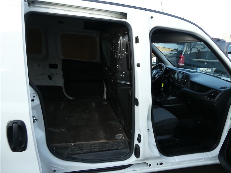 Fiat Dobló cargo 1,4 benzín/CNG SX L2H1,DPH,ČR - fotka 18 z 36